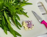 Foto langkah ke 1 dari resep Tumis Kangkung Satset.
