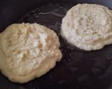 Foto del paso 3 de la receta: Pan🥯de papa🥔y queso🧀en sartén🍳