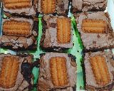 A picture of step 10 of Flaky crispy candi brownie.