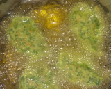 Foto del paso 5 de la receta: Buñuelos de acelga