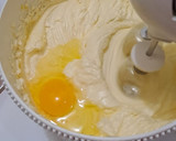 Foto langkah ke 4 dari resep Bolu marmer 5 Telur moist dan tidak seret.