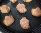 ક્રોસન્ટ (Croissant Recipe In Gujarati) રેસીપી સ્ટેપ10ફોટો