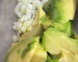 Foto langkah ke 3 dari resep Creamy Avocado Cucumber Salad.