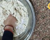 A picture of step 1 of बेसन की मसालेदार मठरी (खस्ता).