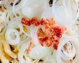 Hình bước làm 1 của món Gỏi Gà Xé Phay