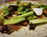 Foto del paso 6 de la receta Fajita con Ensalada, Pollo rebozado, Pepino, Aguacate y Queso Crema