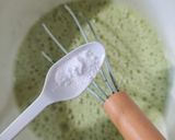 Foto langkah ke 2 dari resep Bolu kukus pandan tanpa mixer.
