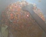A picture of step 2 of Chicken yakhni pulao.