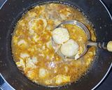 Foto langkah ke 8 dari resep Seblak Bakso Tahu Telur.