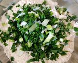 A picture of step 2 of Leek paratha.