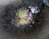 Foto langkah ke 2 dari resep Mie Home (Bayam Brazil) Goreng.