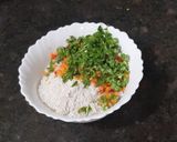A picture of step 2 of Oats vegetable chillas.