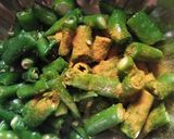 हरी मिर्च का अचार (hari mirch ka achar recipe in Hindi) रेसिपी चरण 1 फोटो