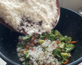 Foto del paso 4 de la receta: Arroz frito salteado
