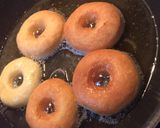 Foto langkah ke 5 dari resep Donat lembut dan empuk tanpa Kentang.