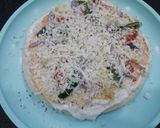 A picture of step 2 of Pineapple mayonnaise cheese pizza.
