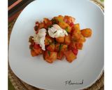 Foto del paso 7 de la receta: Patatas con tomate y huevos de codorniz