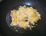 Foto langkah ke 4 dari resep Sosis gulung mie.
