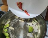รูปขั้นตอนการทำที่ 2 ของ ต้มยำเห็ด (มังสวิรัติ) | Mushrooms Tum Yum Soup