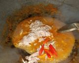 Foto langkah ke 3 dari resep Nasi Bakar Ayam Suwir, Jamur, Kemangi.