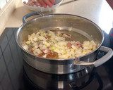 Foto del paso 3 de la receta: Pavo guisado con alcachofas y guisantes
