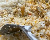 Foto langkah ke 3 dari resep Nasi Goreng Kunyit.