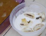 Foto langkah ke 3 dari resep Jamur Krispi Saus Spageti.