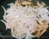 Foto del paso 2 de la receta: Hígado de cordero, en cebolla 🧅🧅 confitada