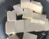 Hình bước làm 1 của món Canh kim chi đậu hũ Hàn Quốc