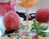 Pas rețetă Cocktail din șampanie cu piersici și înghețată 1 fotografie