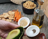 Foto del paso 1 de la receta: Hummus con aguacate