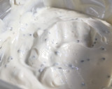 Foto del paso 2 de la receta: Queso de untar tipo philadelphia con aceite de trufa (opcional)