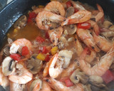 Foto del paso 6 de la receta: Tallarines salteados con camarones