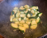 Foto del paso 1 de la receta: Garbanzos salteados al pesto