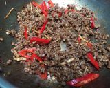 Foto langkah ke 4 dari resep Tumis Buncis Daging Szechuan.