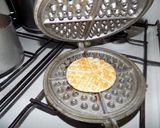 Foto del paso 2 de la receta: Torre de wafles falsos con discos de hojaldre
