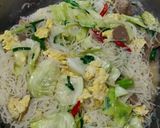 Foto langkah ke 4 dari resep Bihun Goreng.