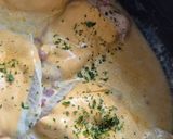 Une image de l'étape 2 de Escalopes de dinde à la crème et au cheddar en cocotte.