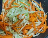 Foto del paso 1 de la receta: Fideos de arroz con verduras salteadas, huevo y salsa de cacahuete