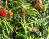 Foto langkah ke 3 dari resep Tumis Kangkung Saos Tiram.