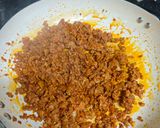 Foto del paso 2 de la receta: Setas con picadillo, salsa Cabrales y patatas