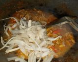 Foto langkah ke 3 dari resep Nasi Bakar Ayam Suwir, Jamur, Kemangi.