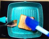 A picture of step 7 of Caramalized Banana Sandwich.