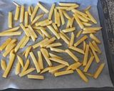 Foto del paso 3 de la receta: Patatas estilo fritas pero al horno