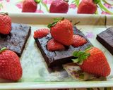 Brownie gyorsan kakaósan, eperrel 🍓🍫🍓 recept fázis 4 fotója