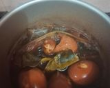 Foto langkah ke 2 dari resep Telur Kecap Nasi Hainan.