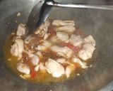 รูปขั้นตอนการทำที่ 4 ของ ผัดเนื้อไก่ใส่ดอกไม้กวาด