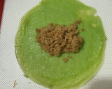 Foto langkah ke 2 dari resep Dadar gulung unti kelapa.
