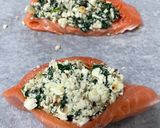 Foto del paso 4 de la receta: Salmón relleno de espinacas y queso feta