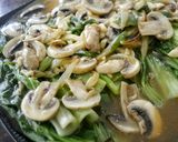 Foto langkah ke 5 dari resep Pokchoy Siram Jamur.